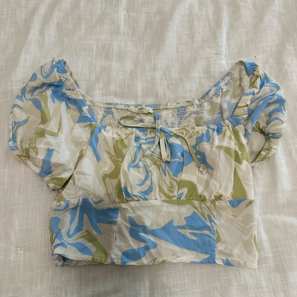 PacSun Tops - Pacsun Swirl Crop Top